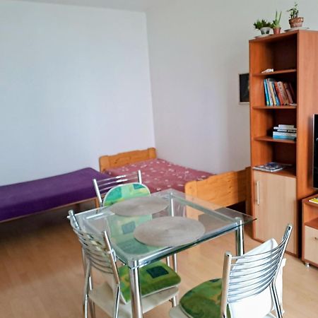 Peskova, Byt O 2 Pokojich S Terasou Olmütz Exterior foto